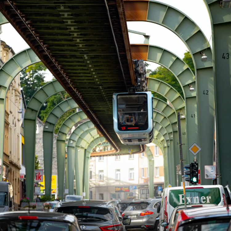 Schwebebahn Hotrod Tour Wuppertal